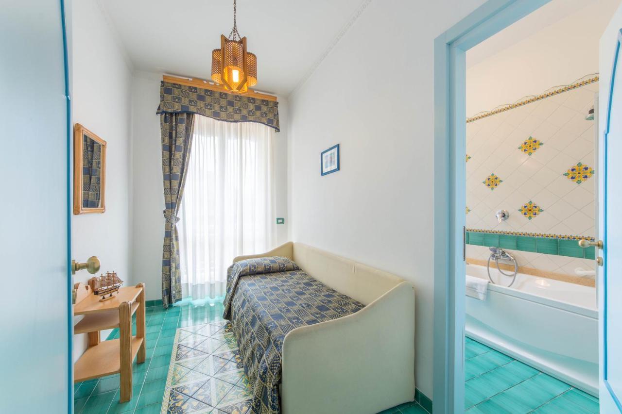 Riviera B&B Rooms Майори Екстериор снимка