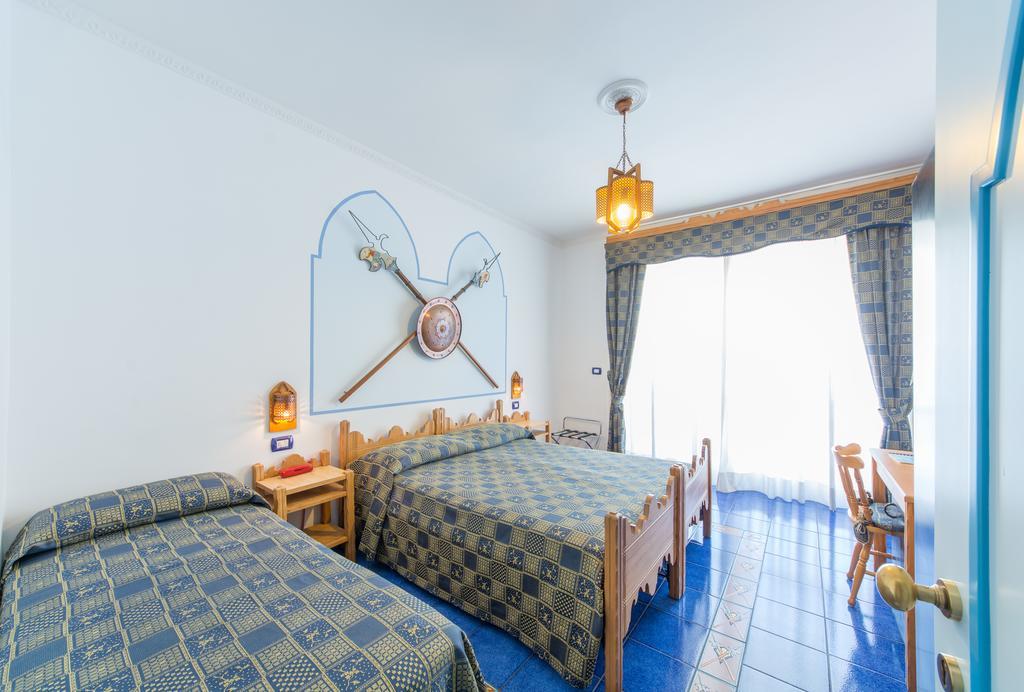 Riviera B&B Rooms Майори Стая снимка