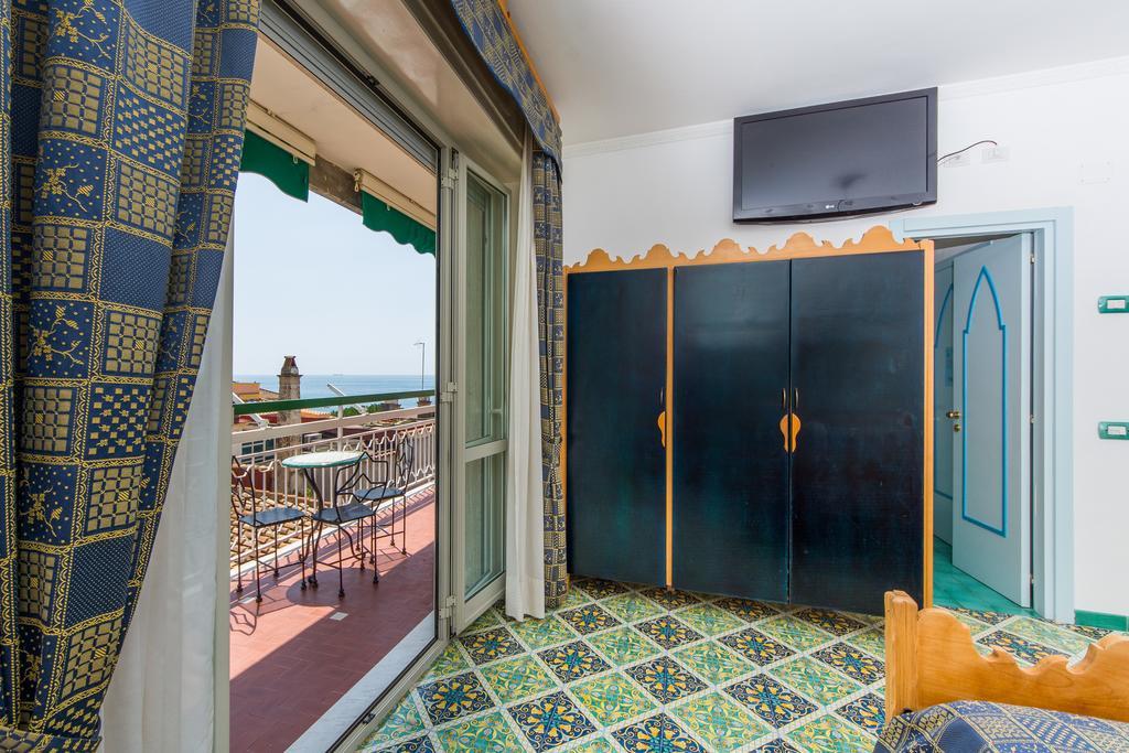 Riviera B&B Rooms Майори Екстериор снимка