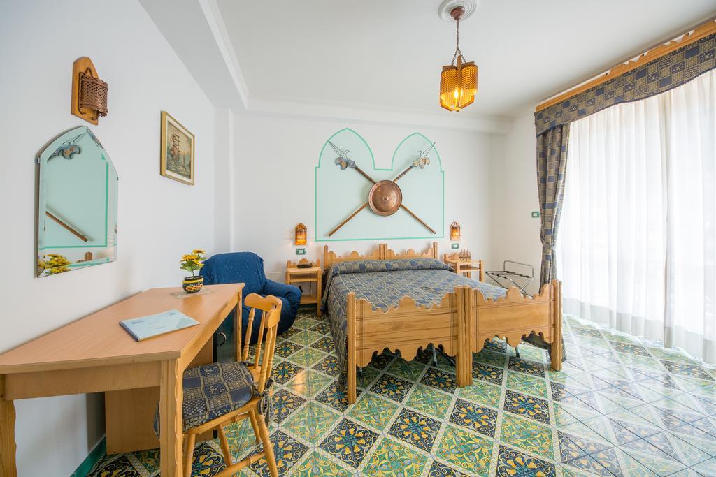Riviera B&B Rooms Майори Стая снимка