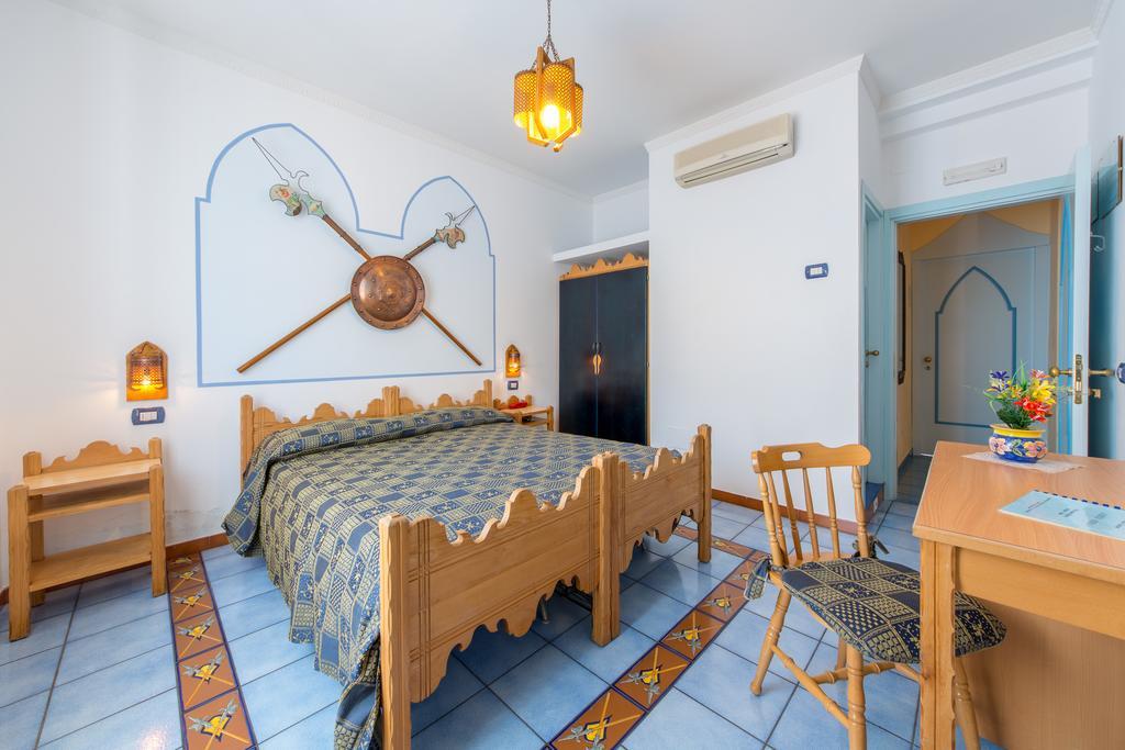 Riviera B&B Rooms Майори Стая снимка