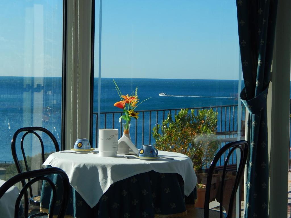 Riviera B&B Rooms Майори Екстериор снимка