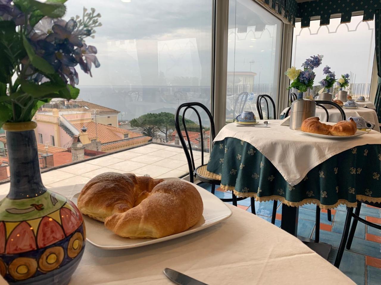 Riviera B&B Rooms Майори Екстериор снимка